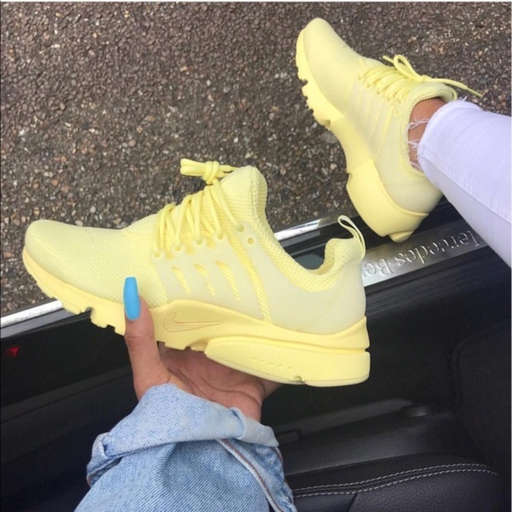 Looking for this shoe in a women's size 7.5